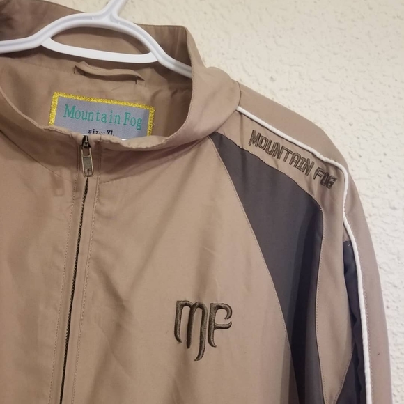 Mountain Fog Jacket - Picture 2 of 5